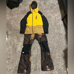 The North Face ski/snowboard gear set women’s Size S